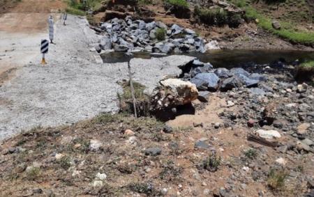 Approaching undermined floodway 